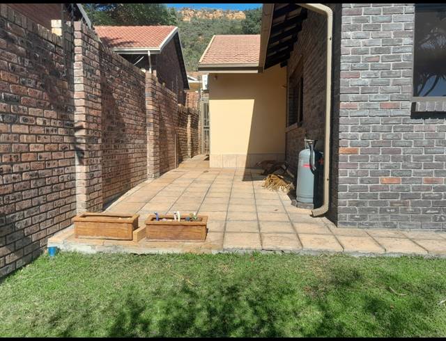 4 BEDROOM HOUSE FOR SALE IN SAFARI GARDENS
